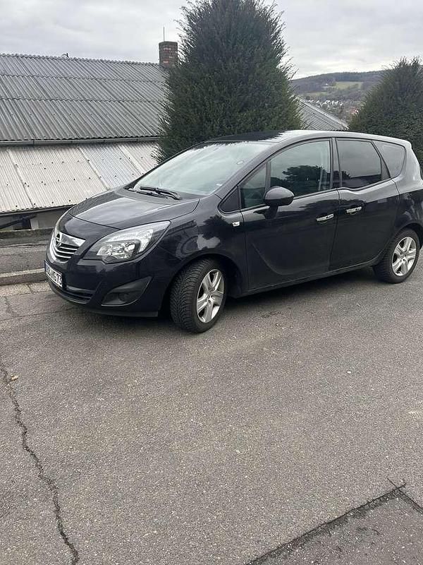 Gebraucht Opel Meriva Edition 140 PS (102 kW) 2011 Van / Kleinbus
