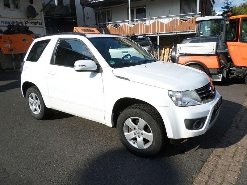 Gebraucht Suzuki Grand Vitara City 106 PS (77 kW) 2014 Weiß SUV