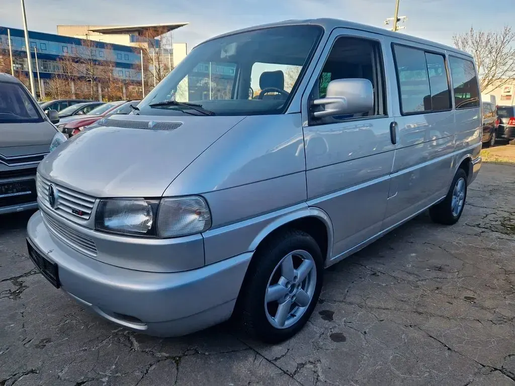 Second-hand VW Caravelle 151 CP (111 kW) 2000 Argintiu Van
