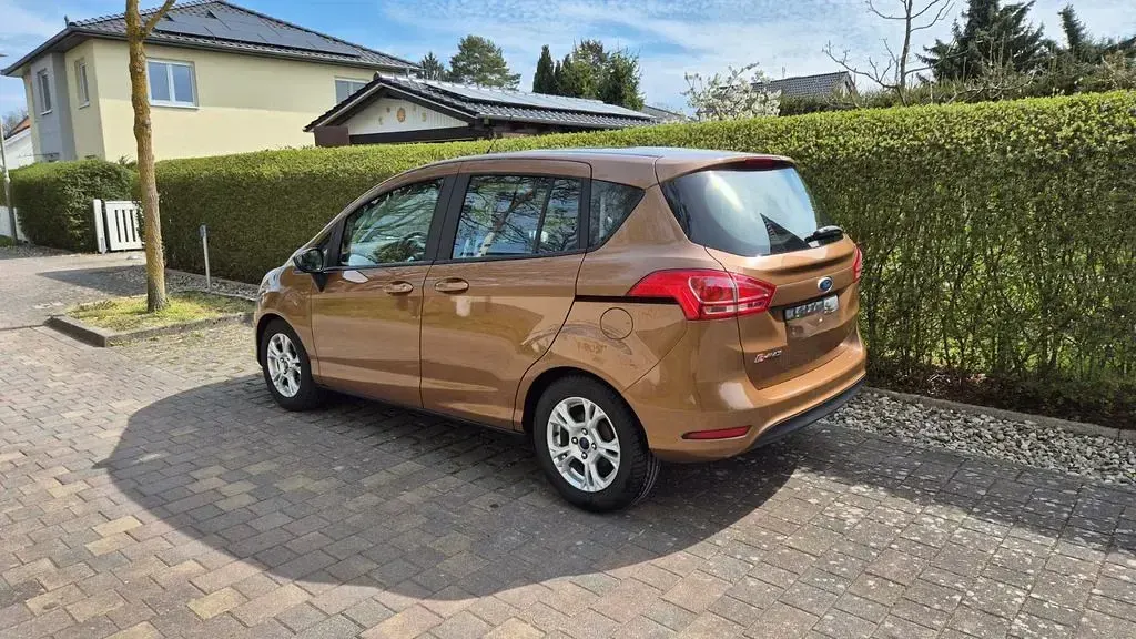 Gebraucht Ford B-MAX SYNC Edition 90 PS (66 kW) 2015 Braun Van / Kleinbus
