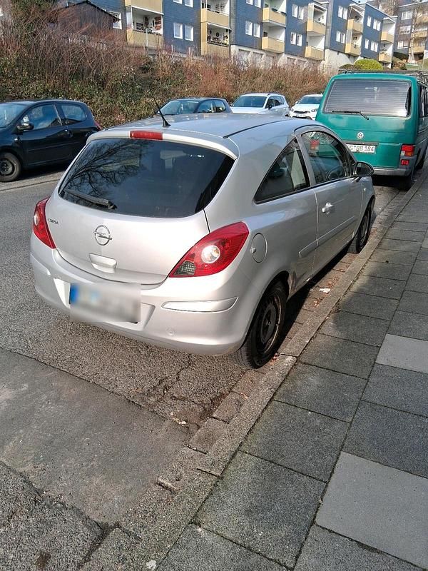 Gebraucht Opel Corsa 90 PS (66 kW) 2009 Silber Kleinwagen