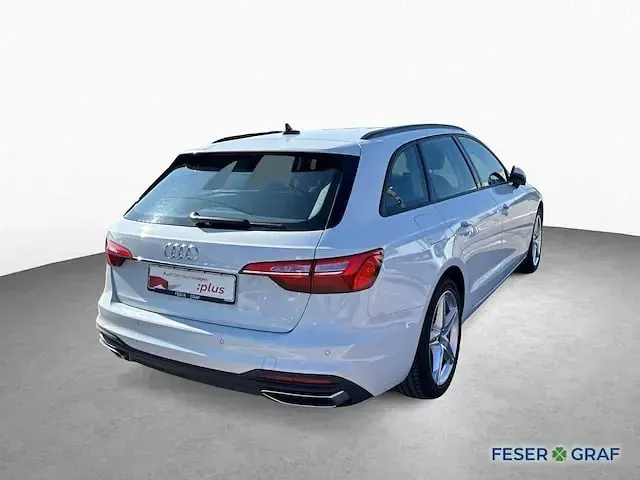 Używany Audi A4 Basis 163 KM (119 kW) 2024 Biały Kombi