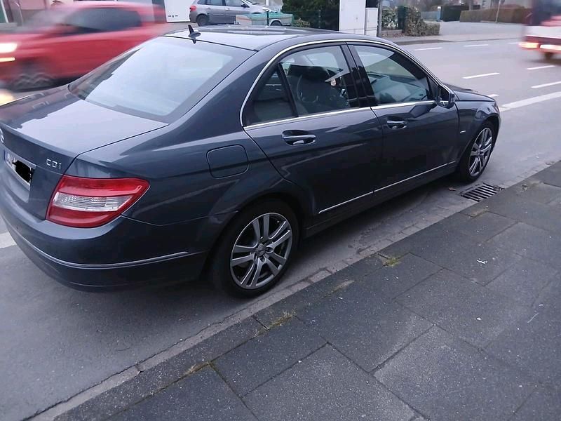 Andere farben Gebraucht 2009 Mercedes C220 Limousine | 4.800 € (Guter Preis) - Bild 1/4