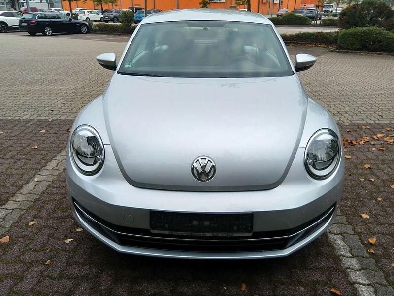 Grau Gebraucht 2014 VW Beetle Design Limousine | 7.990 € (Guter Preis) - Bild 1/4