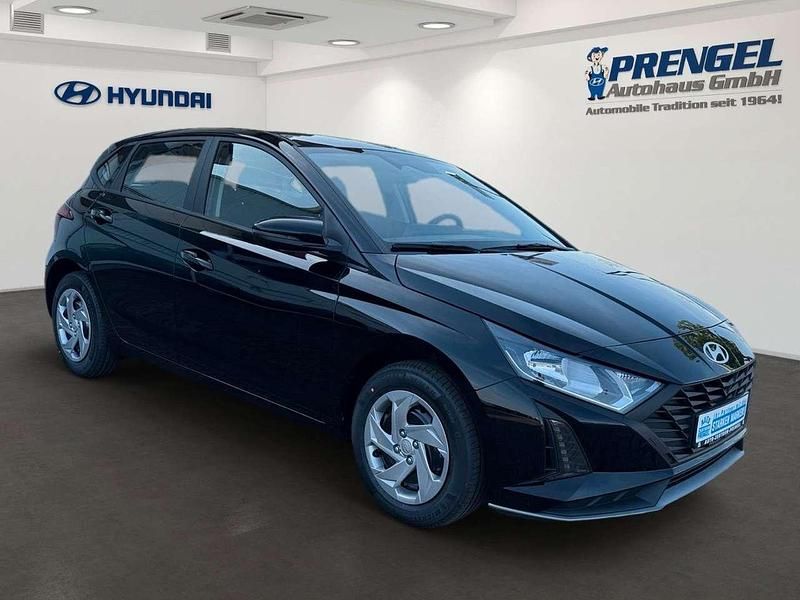 Gebraucht Hyundai i20 Select 79 PS (58 kW) 2025 Phantom black / met Kleinwagen