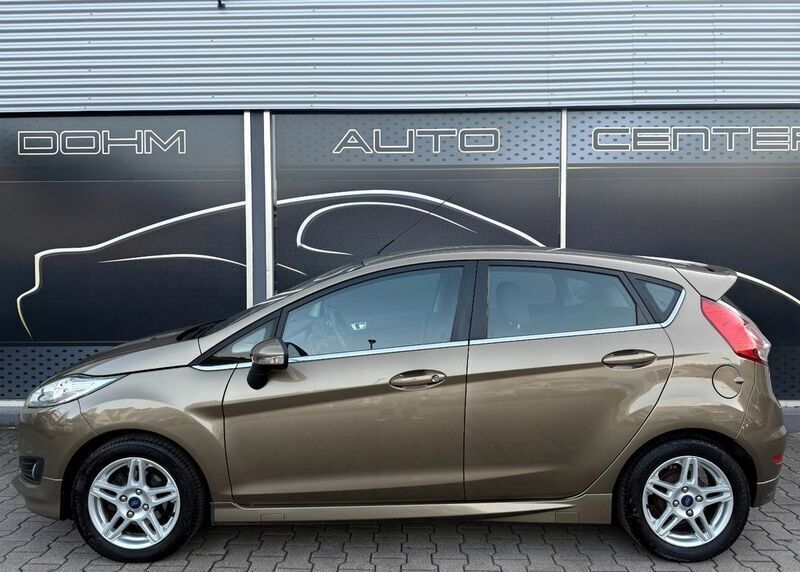 Gebraucht Ford Fiesta Titanium 101 PS (74 kW) 2013 Braun Kleinwagen