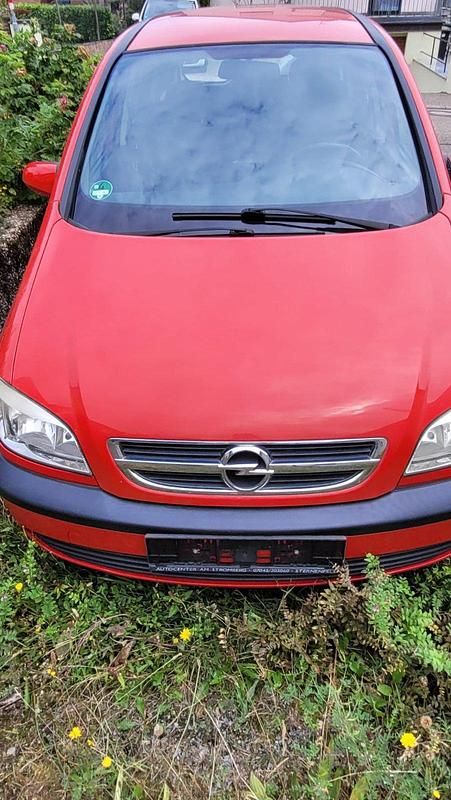 Rot Gebraucht 2004 Opel Zafira Van / Kleinbus | 900 € - Bild 1/4