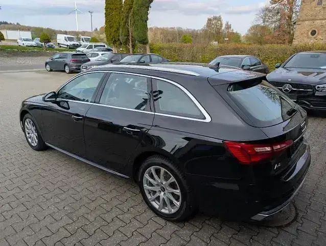 Gebraucht Audi A4 Advanced 204 PS (150 kW) 2023 Schwarz Kombi