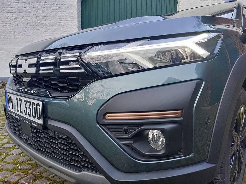 Gebraucht Dacia Sandero Extreme 101 PS (74 kW) 2023 Grün SUV