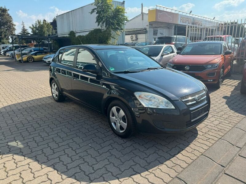Schwarz Gebraucht 2009 Kia Ceed EX Limousine | 3.699 € (Etwas zu teuer) - Bild 1/4