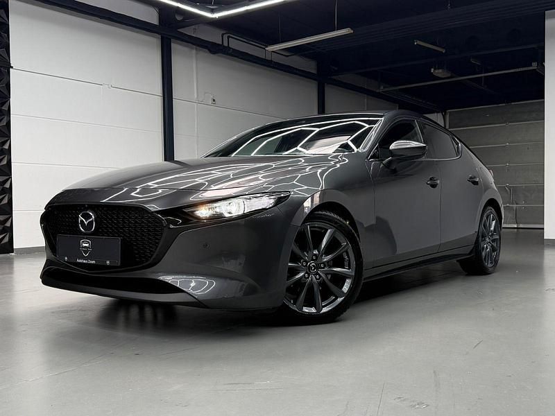 Grau Gebraucht 2019 Mazda 3 Limousine | 15.940 € (Etwas zu teuer) - Bild 1/3