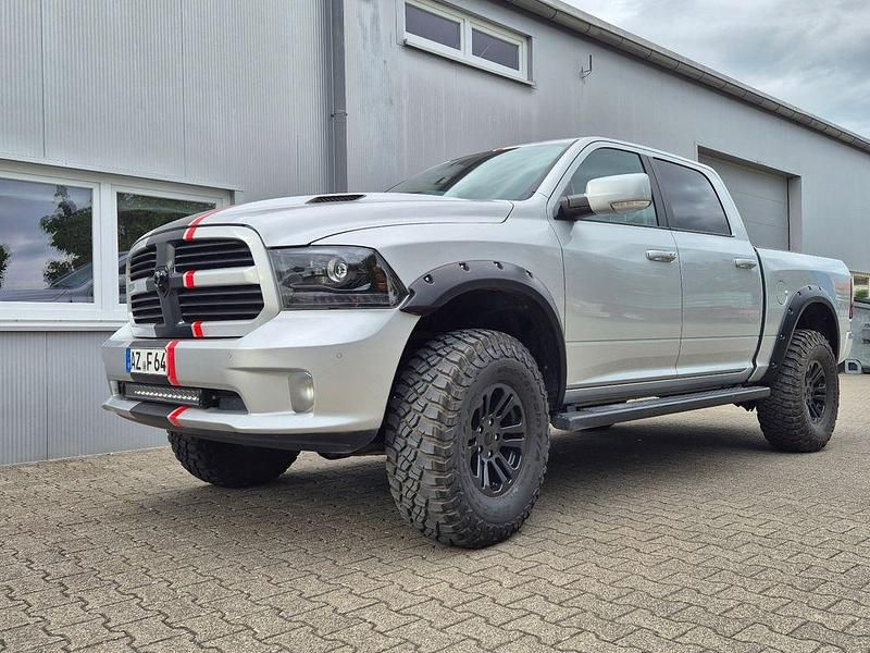 Grau Gebraucht 2019 Dodge Ram Abholung | 49.980 € - Bild 1/4