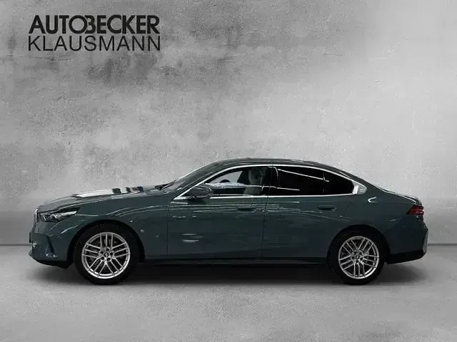 Gebraucht BMW 520 Comfort Edition 208 PS (152 kW) 2025 Gruen Limousine