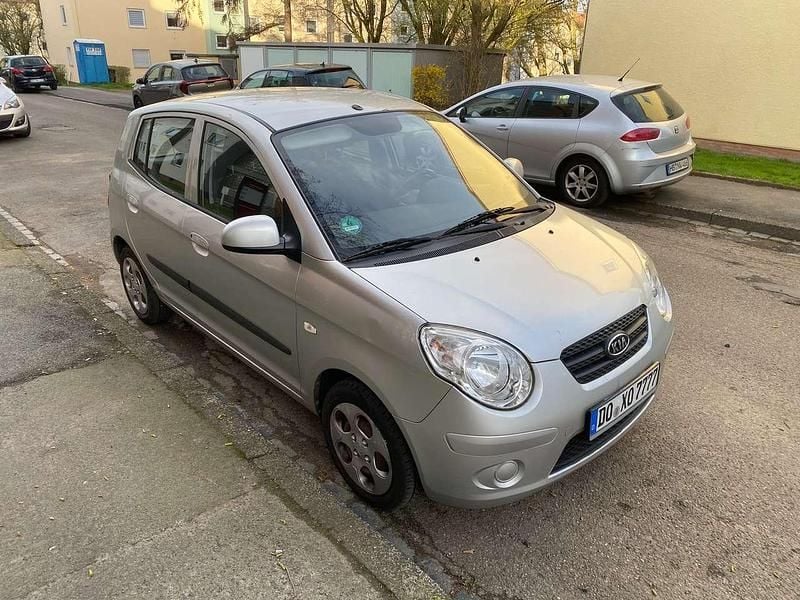Gebraucht Kia Picanto Start 63 PS (46 kW) 2010 Silber Kleinwagen