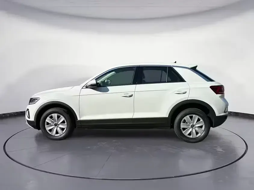 Gebraucht VW T-Roc Basis 110 PS (80 kW) 2023 SUV