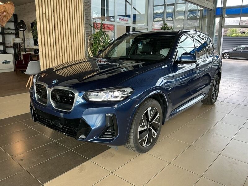 Blau Gebraucht 2023 BMW iX3 M Sport SUV | 46.400 € (Guter Preis) - Bild 1/4