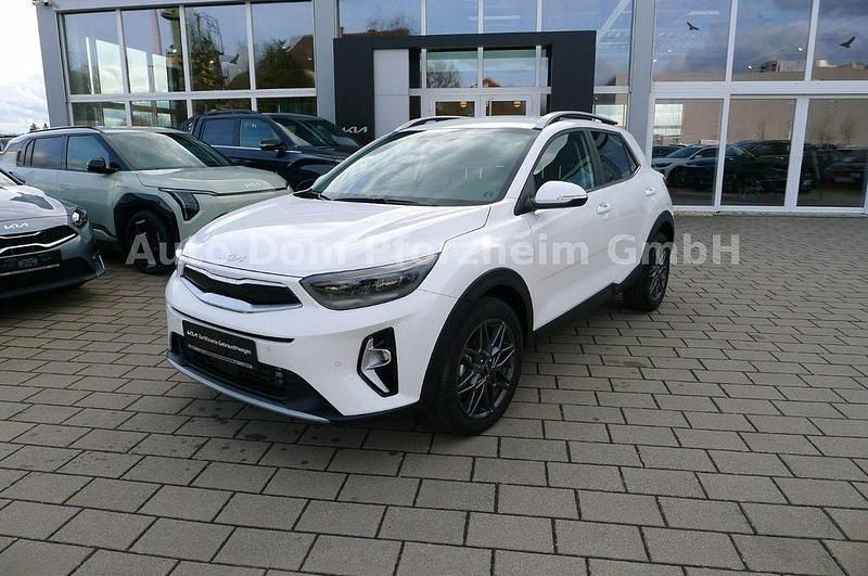 Gebraucht Kia Stonic 120 PS (88 kW) 2024 Snow white pearl met.(swp) SUV