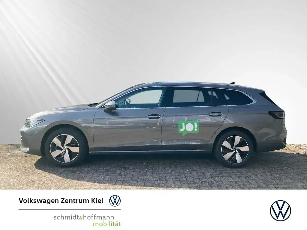 Gebraucht VW Passat Business 150 PS (110 kW) 2025 Grau Kombi
