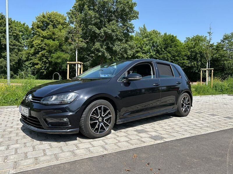 Schwarz Gebraucht 2014 VW Golf VII R-line Limousine | 12.999 € (Etwas zu teuer) - Bild 1/4