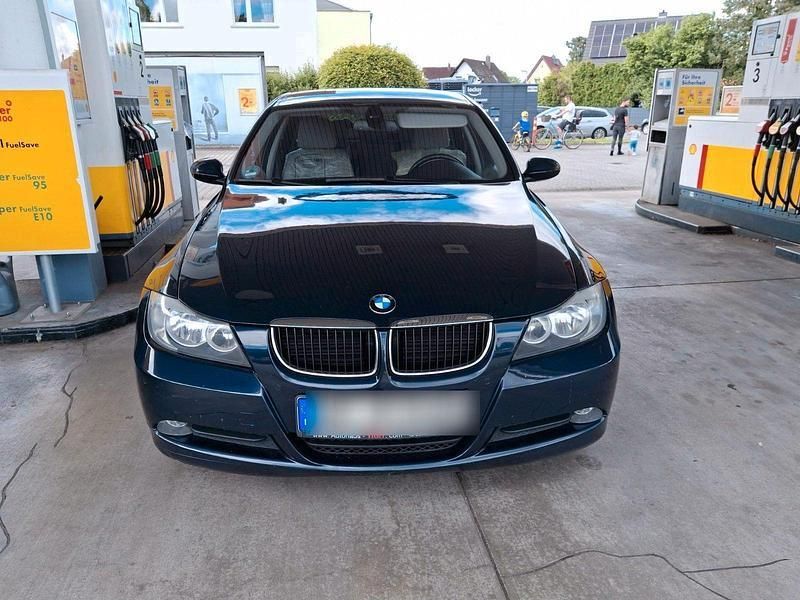 Blau Gebraucht 2007 BMW 318 Kombi | 2.600 € (Fairer Preis) - Bild 1/4