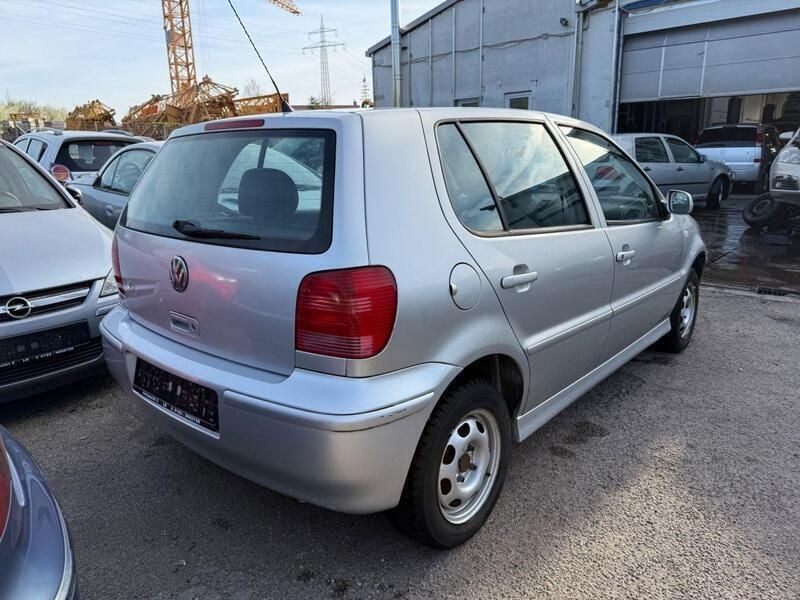 Gebraucht VW Polo 60 PS (44 kW) 2000 Silber Kleinwagen
