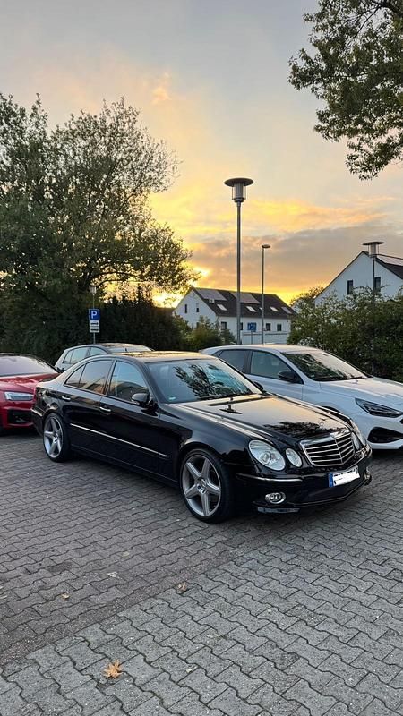 Schwarz Gebraucht 2007 Mercedes E550 AMG Limousine | 19.999 € - Bild 1/2