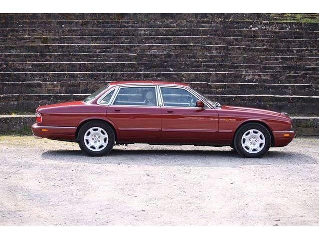 Gebraucht Jaguar XJ Sovereign 284 PS (208 kW) 2000 Rot Limousine