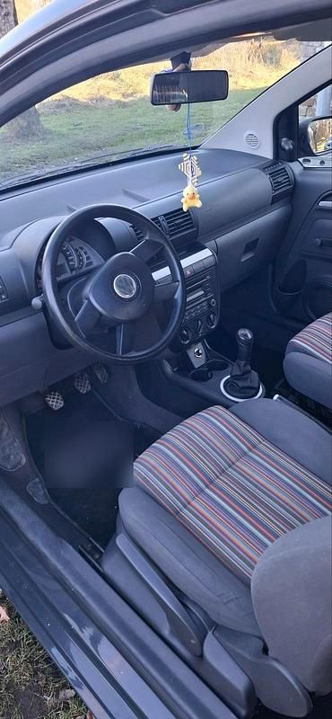 Gebraucht VW Fox 60 PS (44 kW) 2005 Grau Kleinwagen