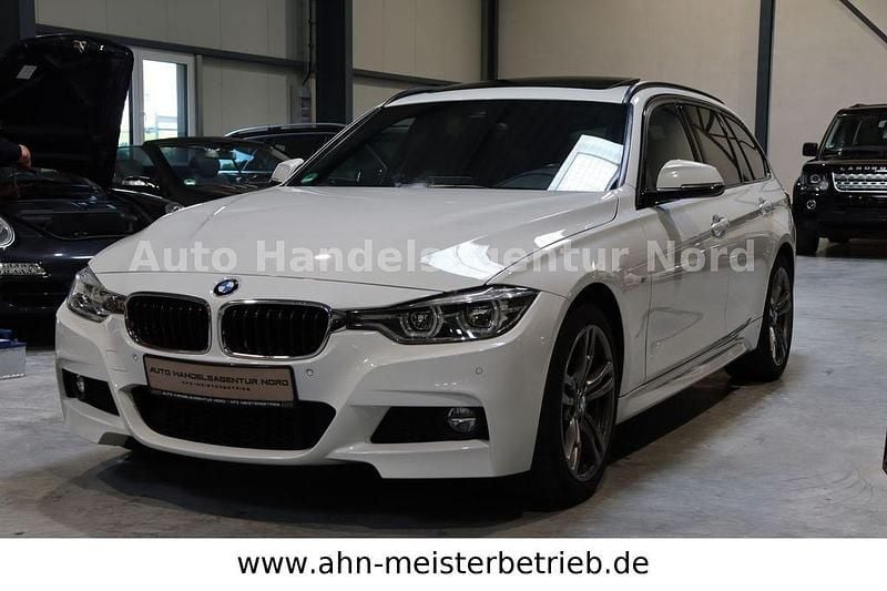 Weiß Gebraucht 2018 BMW 320 M Sport Limousine | 21.900 € (Fairer Preis) - Bild 1/4
