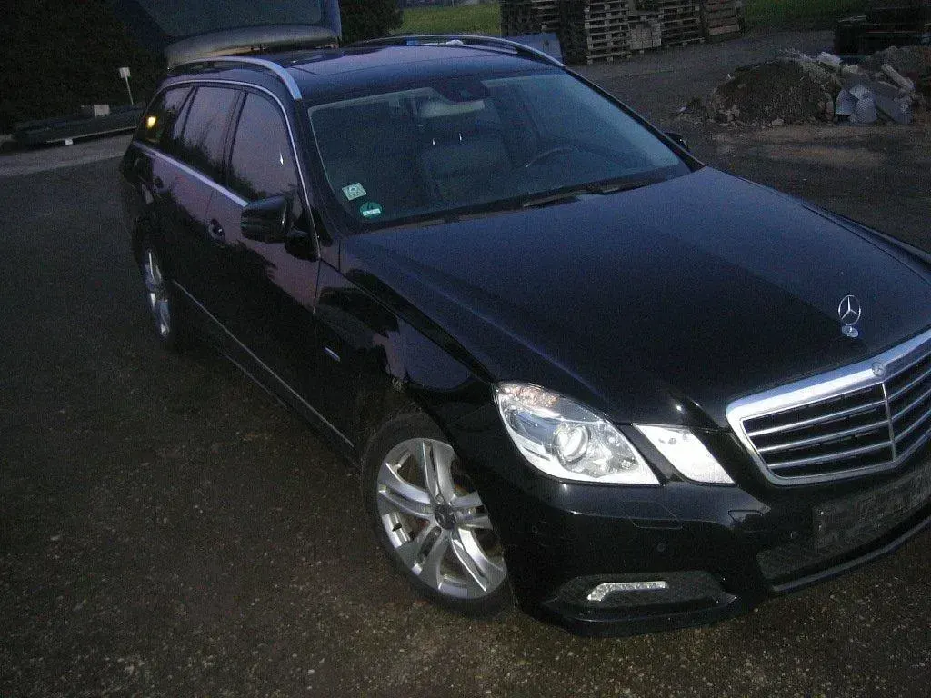 Gebraucht Mercedes E350 231 PS (169 kW) 2009 Schwarz Kombi