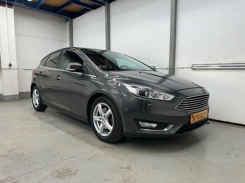 Gebraucht Ford Focus Titanium 150 PS (110 kW) 2017 Grau Limousine
