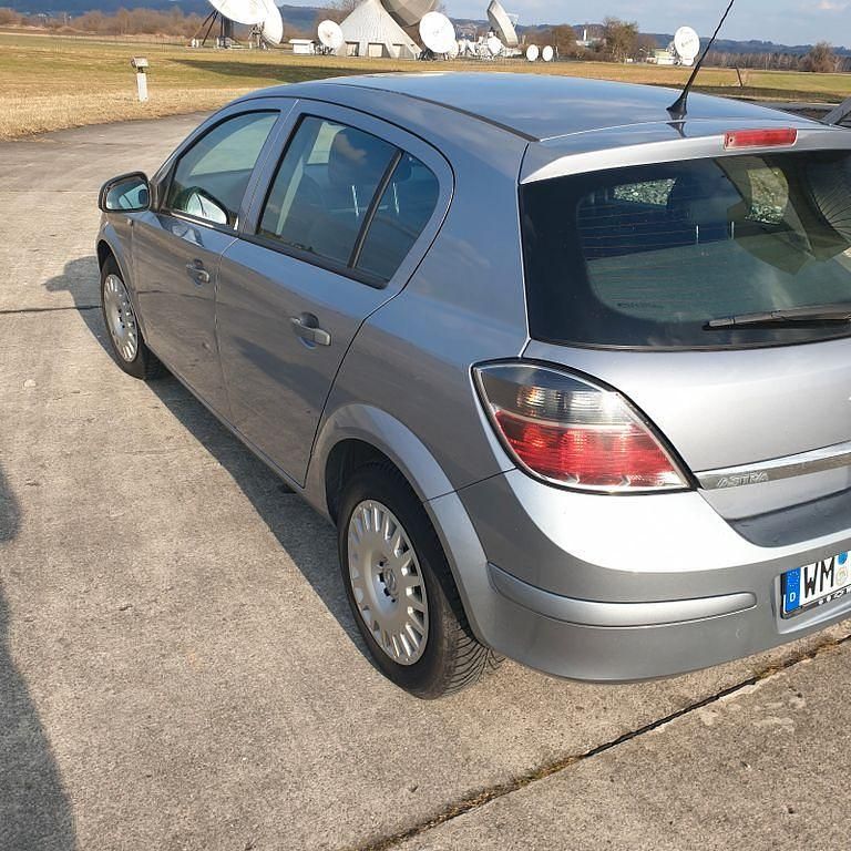 Gebraucht Opel Astra 90 PS (66 kW) 2009 Grau Limousine