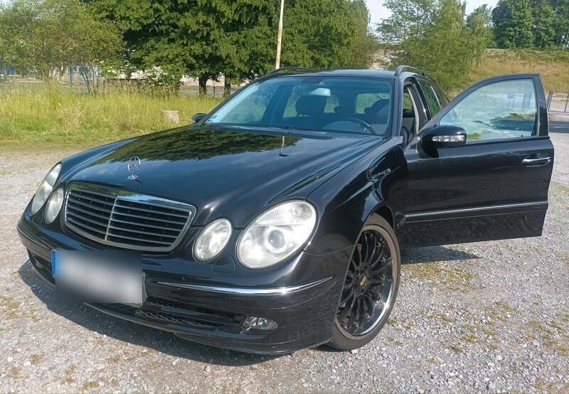 Schwarz Gebraucht 2004 Mercedes E240 Kombi | 4.000 € (Teuer) - Bild 1/4