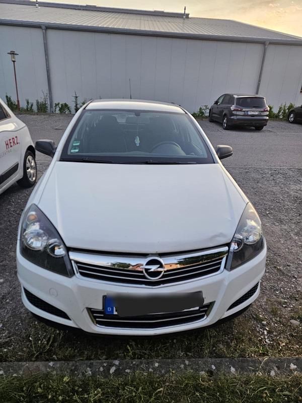 Gebraucht Opel Astra Selection 90 PS (66 kW) 2009 Weiß Limousine