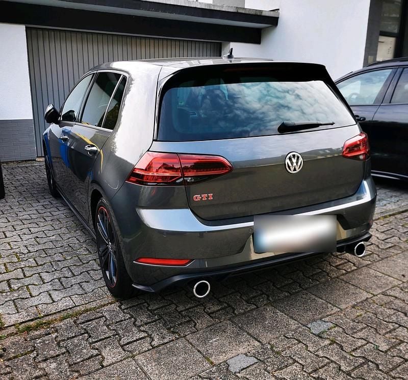 Gebraucht VW Golf VII GTI 245 PS (180 kW) 2019 Grau Limousine