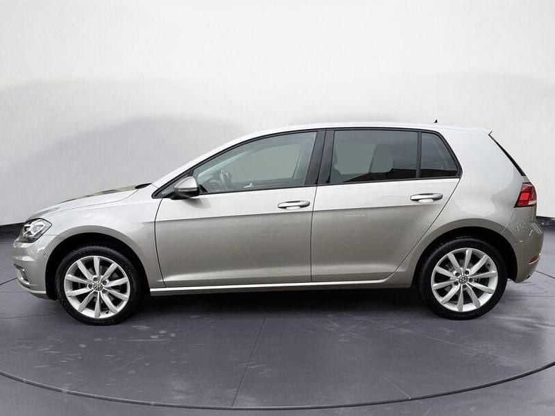 Gebraucht VW Golf VII Highline 150 PS (110 kW) 2017 Tungsten silver metallic Limousine