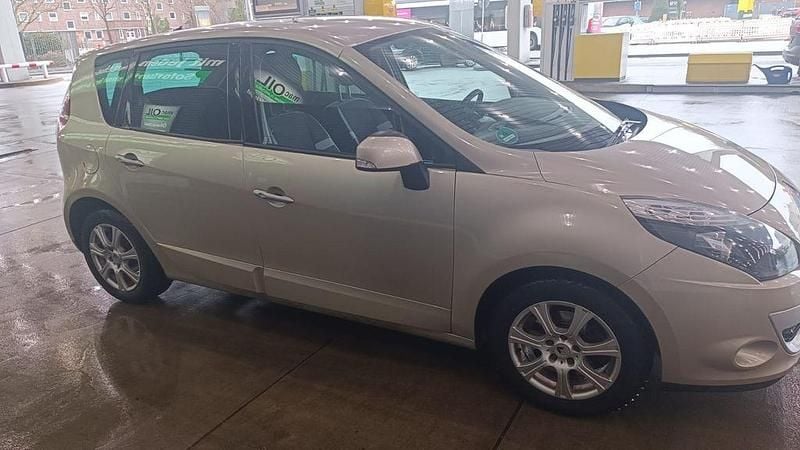 Gebraucht Renault Scénic III 110 PS (80 kW) 2011 Gold Van / Kleinbus