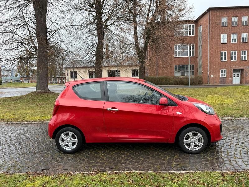 Gebraucht Kia Picanto 69 PS (50 kW) 2013 Rot Kleinwagen