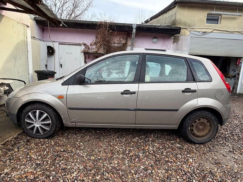 Gebraucht Ford Fiesta Ambiente 69 PS (50 kW) 2002 Gold Kleinwagen