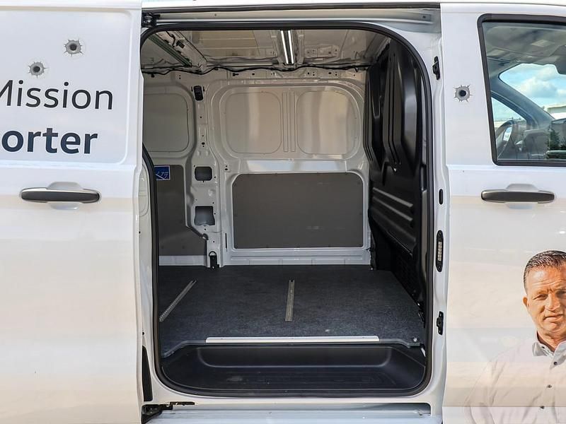 Gebraucht VW T7 150 PS (110 kW) 2025 Weiss / clear white Van