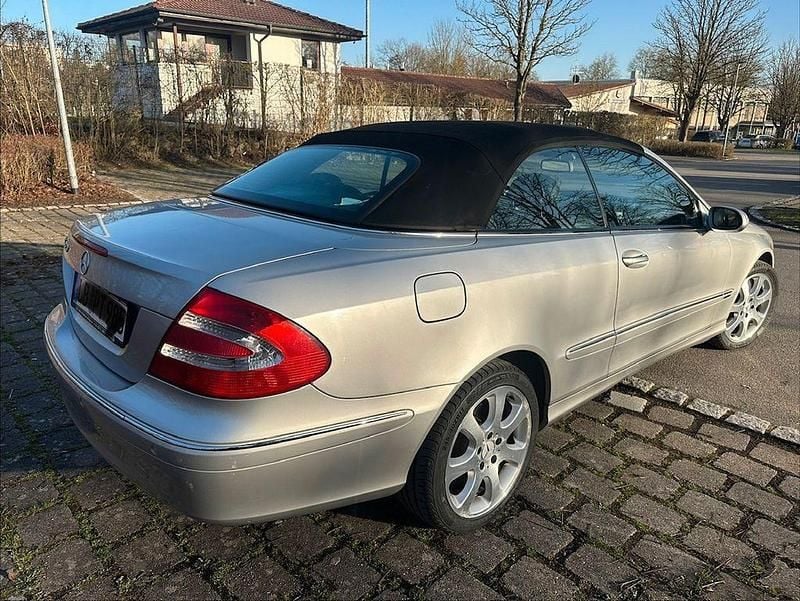Gebraucht Mercedes CLK320 Elegance 218 PS (160 kW) 2003 Silber Cabrio