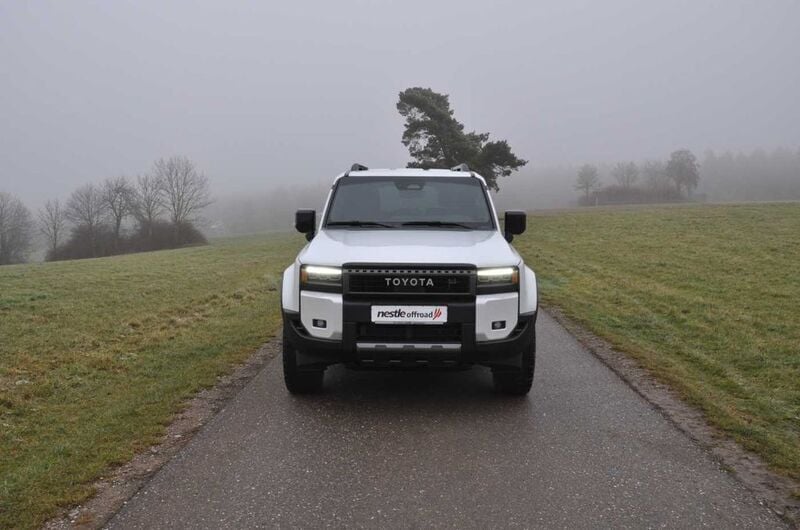 Gebraucht Toyota Land Cruiser Executive 204 PS (150 kW) 2024 Grau SUV