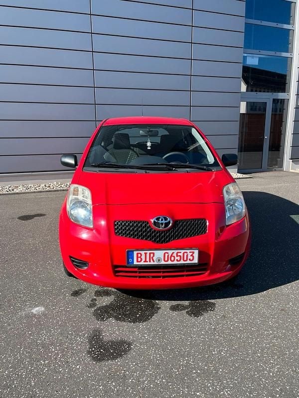 Gebraucht Toyota Yaris 69 PS (50 kW) 2007 Rot Kleinwagen