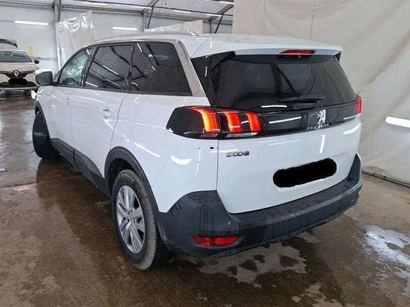 Gebraucht Peugeot 5008 Active 131 PS (96 kW) 2019 Lack weiss banquise/deckende lac Limousine