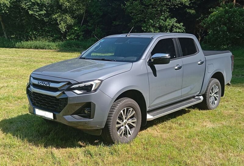 Grau Gebraucht 2025 Isuzu D-Max Abholung | 41.900 € (Superpreis) - Bild 1/4