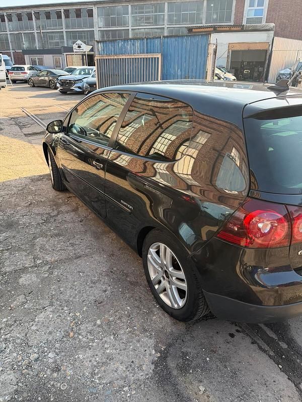 Gebraucht VW Golf V 105 PS (77 kW) 2008 Schwarz Kleinwagen