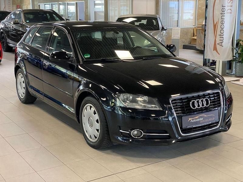 Brillantschwarz Gebraucht 2012 Audi A3 Ambition Limousine | 6.490 € (Guter Preis) - Bild 1/4
