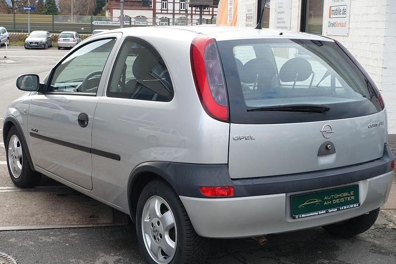 Gebraucht Opel Corsa 75 PS (55 kW) 2001 Silber Kleinwagen