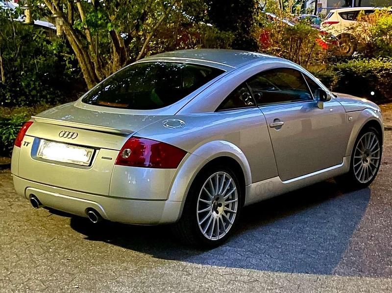 Silber Gebraucht 2000 Audi TT Sport Coupé | 8.900 € (Etwas zu teuer) - Bild 1/4