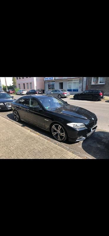 Schwarz Gebraucht 2012 BMW 530 M Sport Limousine | 10.500 € (Guter Preis) - Bild 1/4